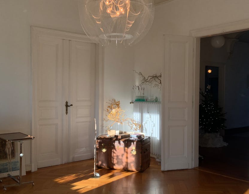 고풍스러운 인테리어와 은은한 축제 분위기가 어우러진 아늑한 공간입니다. 연말연시 테마에 완벽하게 어울립니다.